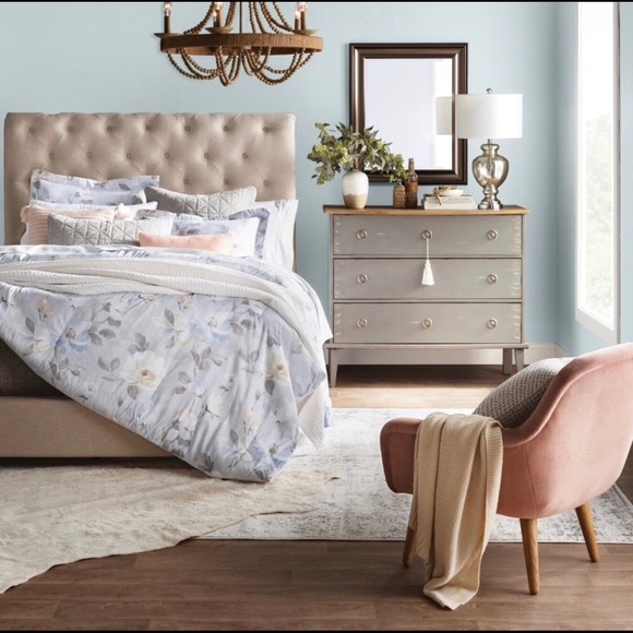 Meet your Posher, Bella Once More: Pre-Love items - Picture 7 of 14